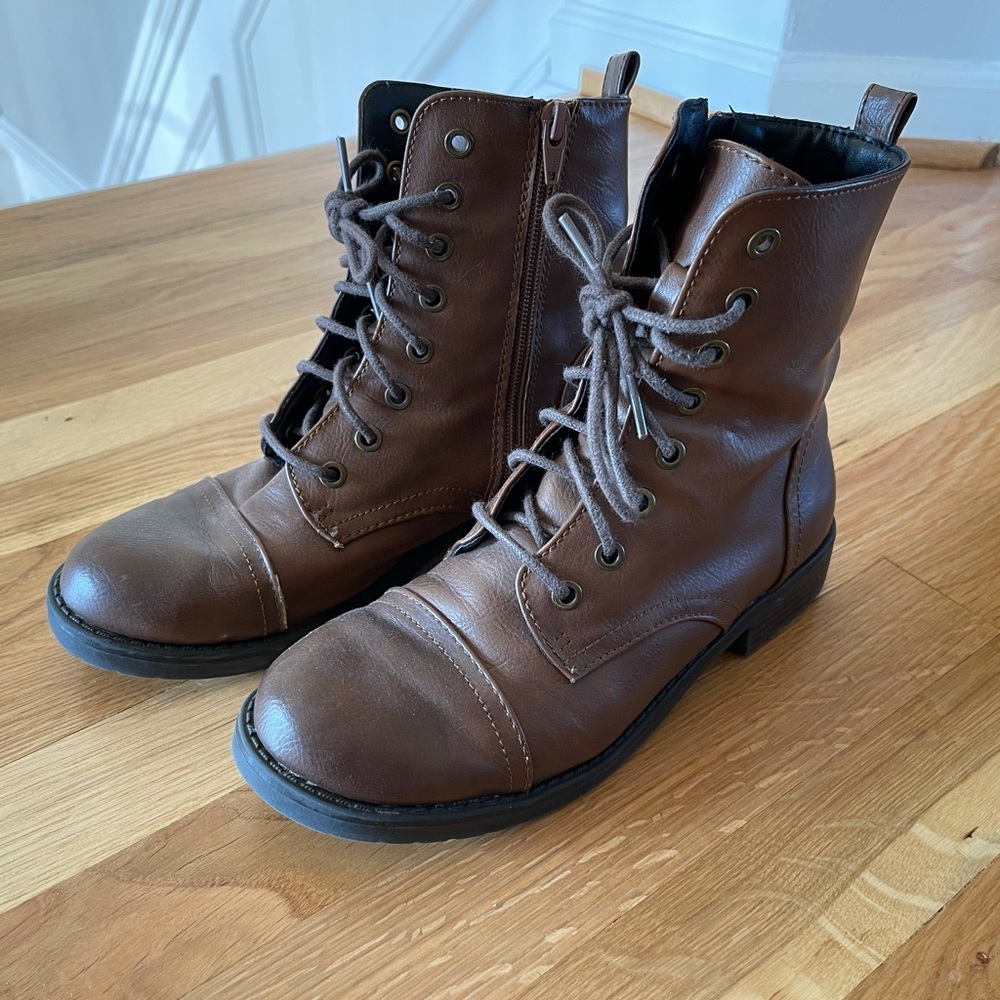 Mossimo Combat Boots, Brown, Size 7